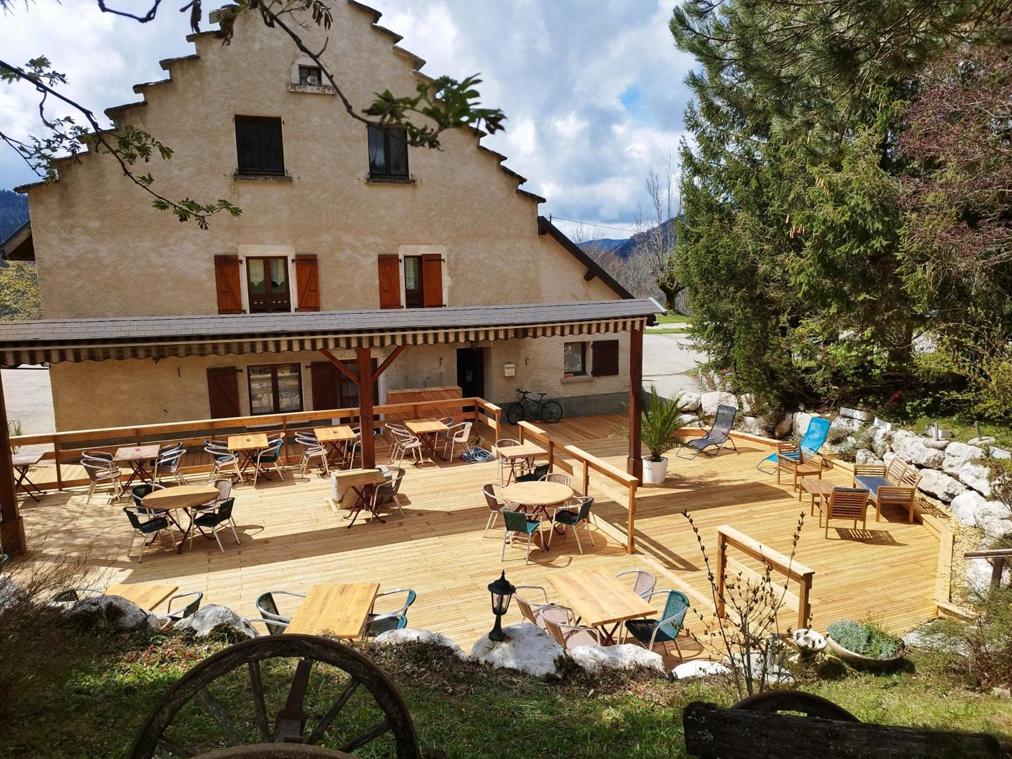 ווילארד-דה-לאנס Auberge Des Montauds - Hotel & Restaurant מראה חיצוני תמונה