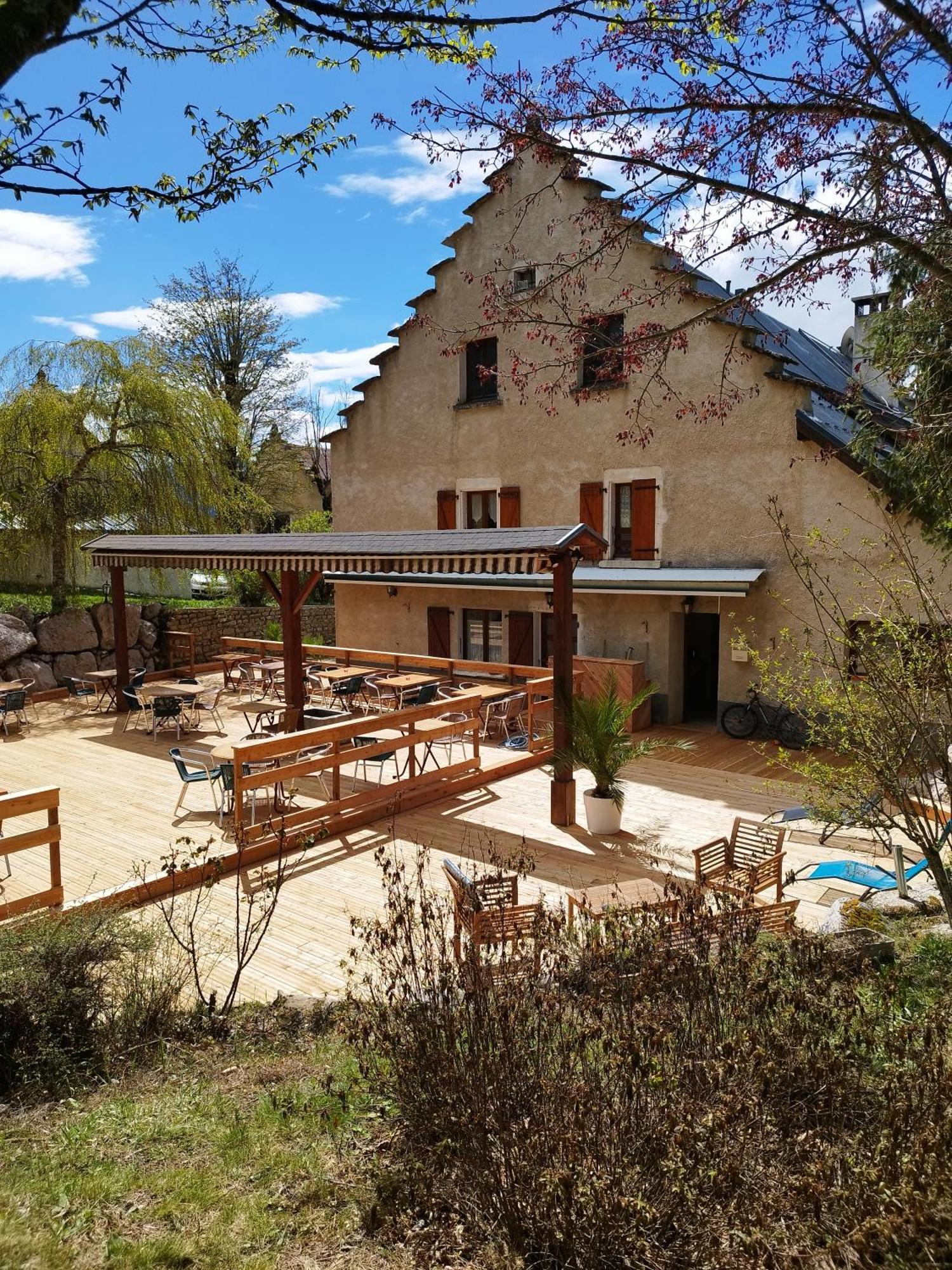 ווילארד-דה-לאנס Auberge Des Montauds - Hotel & Restaurant מראה חיצוני תמונה