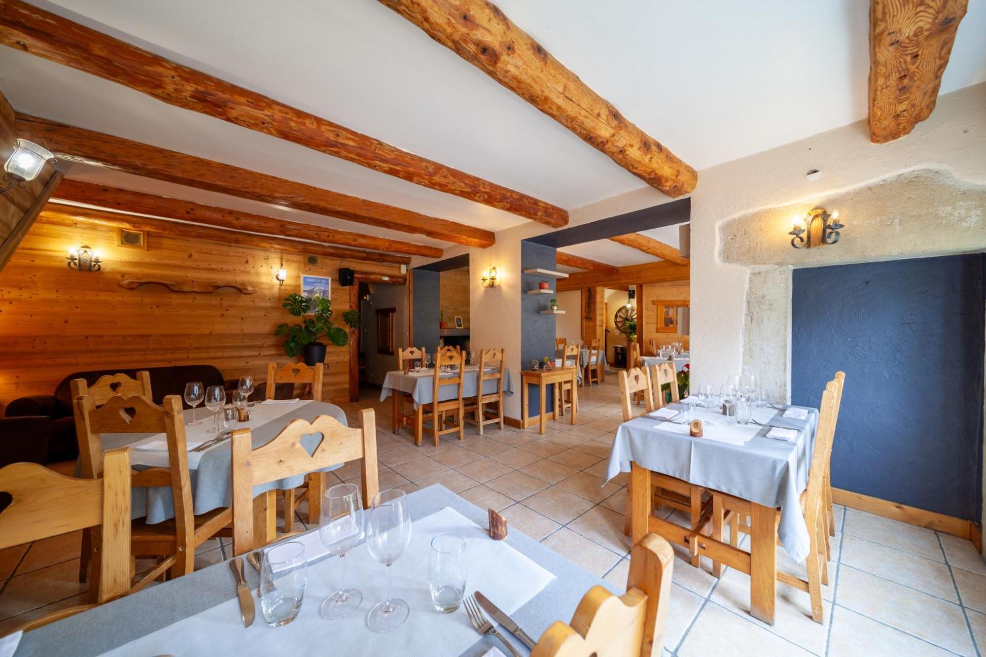 ווילארד-דה-לאנס Auberge Des Montauds - Hotel & Restaurant מראה חיצוני תמונה